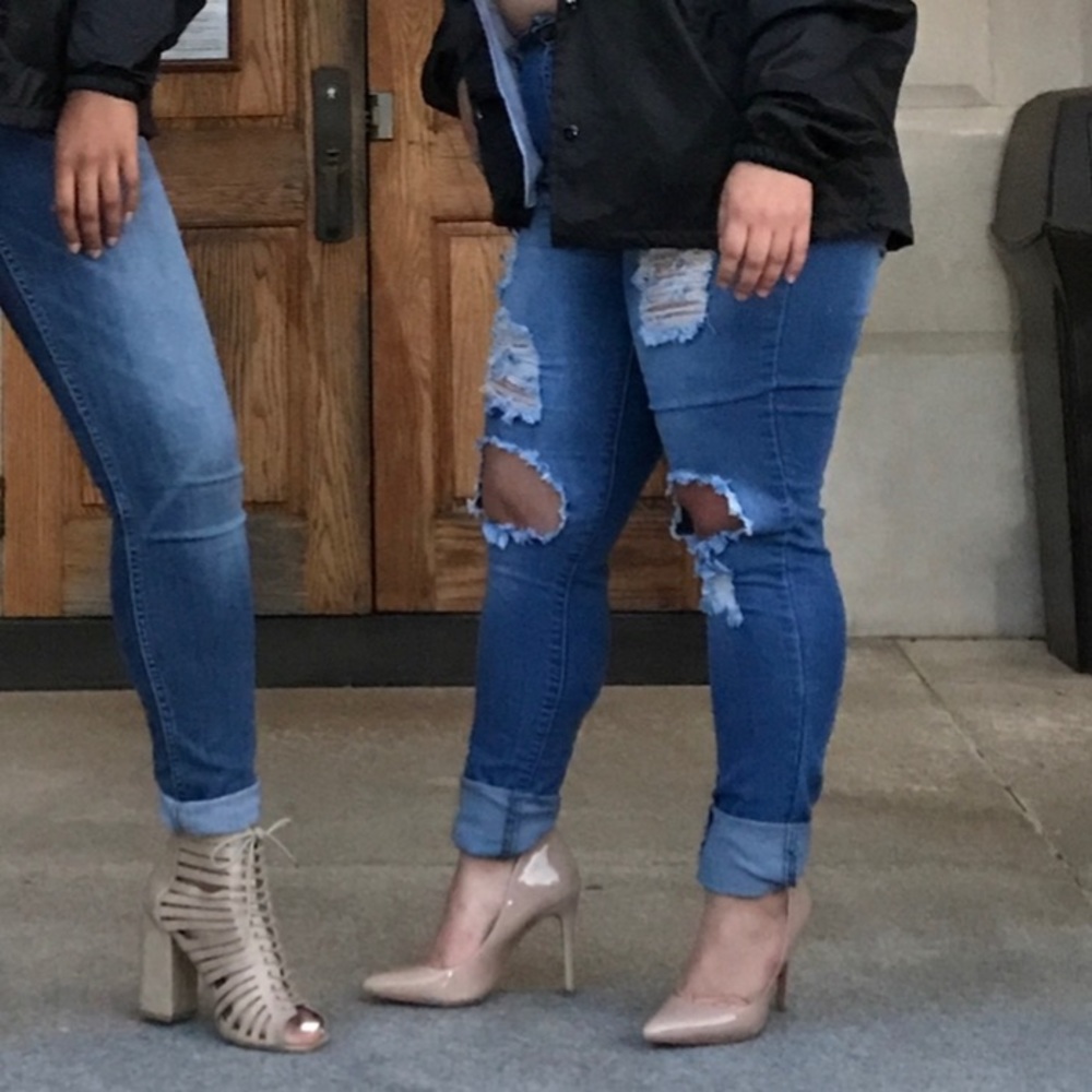 Distressed jeans - Picture 4 of 4